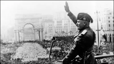 Quelles sont les dates o&ugrave; Mussolini dirige l'Italie ?