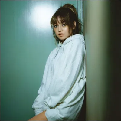 Quel est le pays d'origine de Karol ?