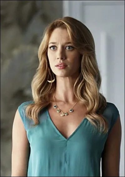 Avec qui Petra trompe-t-elle Rafael ?