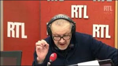 Retrouvez la personnalité ci-dessous grâce à l'indice : 
Confidentiel sur RTL.