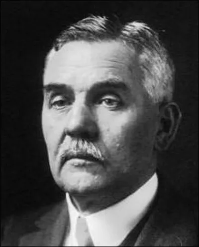 Retrouvez la personnalité ci-dessous grâce à l'indice : 
ses découvertes ont mené à la fondation de la société Air liquide.