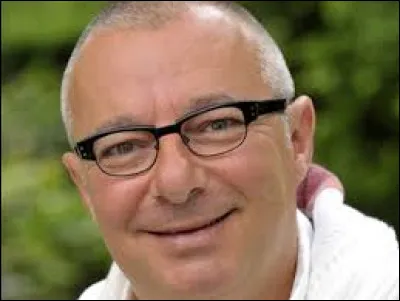 Retrouvez la personnalité ci-dessous grâce à l'indice : 
Coup de dés.