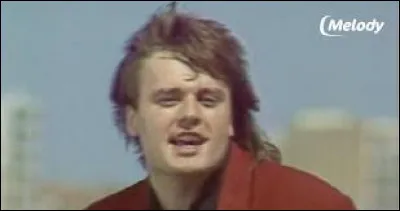 Complétez les paroles de Thierry Hazard : 
"Et quand Roger sort du bureau, il prend le bus de 18h17
et file tout droit au club à gogo pour aller danser le jerk sur de la musique...".