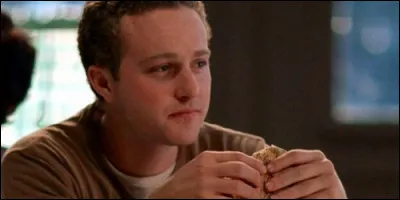 Comment se prénomme le cousin de Maria ?