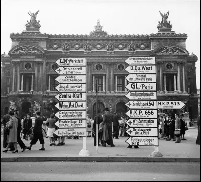 Est-ce que par hasard, ça vous dirait quelque chose : Jambier, Jambier, 45 rue Poliveau, j'veux deux mille francs ?