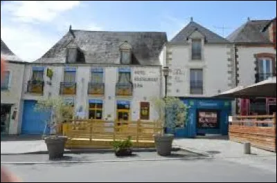 Dans quel département se situe Mouais ?