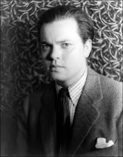 Quel film d'Orson Welles débute par un des plus longs plans-séquences de l'histoire du cinéma ?