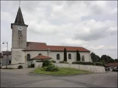 Nous sommes dans le Grand-Est devant l'église Saint-Rémy de Brémoncourt. Village du canton et arrondissement de Lunéville, il se situe dans le département ...