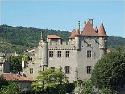 Je vous propose une balade au château de Murol en Saint-Amant, propriété de la famille Giscard d'Estaing, à Saint-Amant-Tallende. Commune d'Auvergne-Rhône-Alpes, dans l'aire urbaine Clermontoise, elle se se trouve dans le département ...