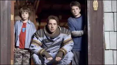 Complétez le titre du film : 
"Zathura, une aventure _________".