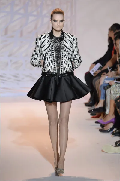 Quelle représentante de la haute-couture, s'est opposée de manière virulente à l'arrivée de la mini-jupe dans les années 60 ?