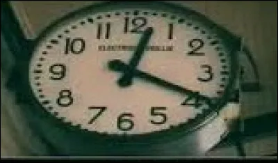 Qui a baptisé son premier album studio "Midi 20" ?