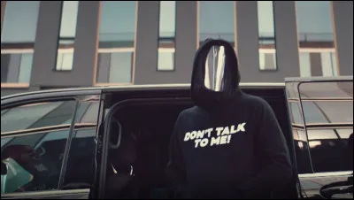 Que signifie la citation 《 Don't talk To me 》 sur chaque sweat des participants ?