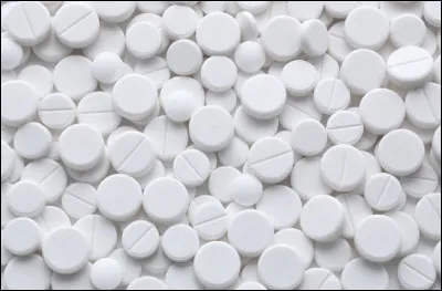 L'acide acétylsalicylique (plus connu sous le nom d'aspirine) a été isolé pour la première fois dans l'écorce de quel arbre ?