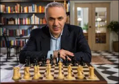 De quelle nationalité est le joueur d'échecs Gary Kasparov ?