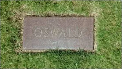 Dans quel cimetière fut inhumé Lee Harvey Oswald ?