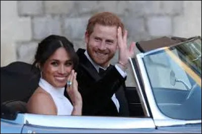 Quelle &eacute;tait la marque de la voiture utilis&eacute;e par le couple lors de leur mariage ?
