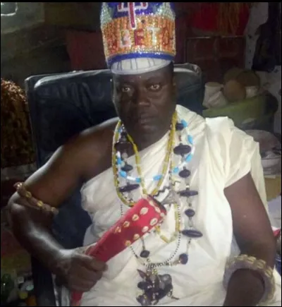 Que pratique Monika ?