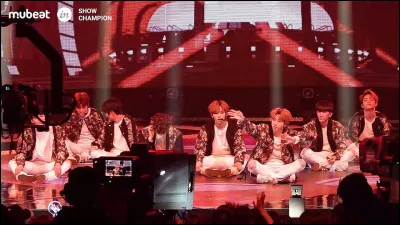 Avec quel come back les Stray Kids ont-ils gagné leur premier trophée ?