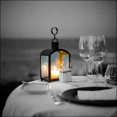 Lors d'un dîner aux chandelles, que diriez-vous de ceci pour accompagner le champagne ?