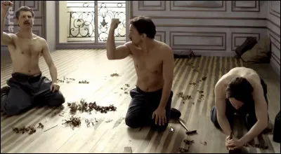 Depuis 1875, ces trois ouvriers avec leur ... ponçaient le parquet de M. Caillebotte : ils viennent d'apprendre le passage aux 35 h ! Combien en faisaient-ils à l'époque ?