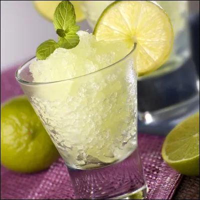 Quel est le nom de cette boisson rafraîchissante à base de glaçons mixés ?