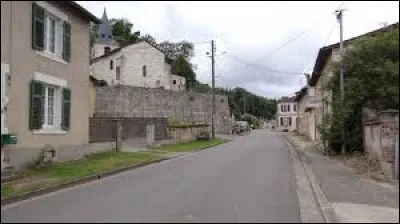 Village du Grand-Est, dans l'arrondissement de Commercy, Kur-la-Grande se situe dans le département ...