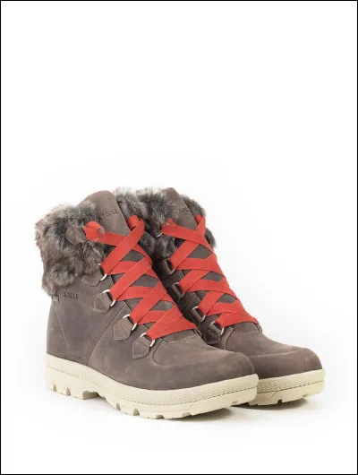 De quel pays le mont Korab (2 764 m) est-il le point culminant ?