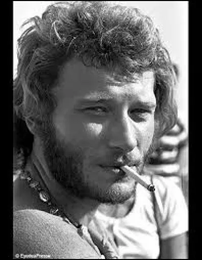 Complétez les paroles de ''Je suis né dans la rue'' de Johnny Hallyday.

''Je m'appelle Jean-Philippe Smet
Je suis né à Paris
Vous me connaissez mieux sous le nom de Johnny
Un soir de -----------------------------
Je suis né dans la rue par une nuit d'orage''