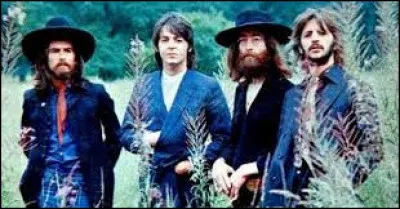 Les Beatles ont chanté ''Here Comes the Sun''. Quel quotidien français correspond au journal anglais The Sun ?