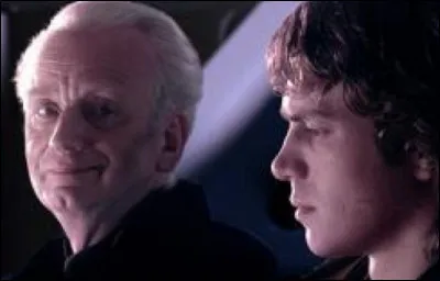 Quand Palpatine raconte à Anakin l'étendue des pouvoirs du côté obscur, il cite le nom d'un ancien empereur Sith qui maîtrisait un pouvoir "contraire à la nature". Quel est ce nom ?