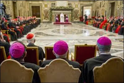 La curie désigne le gouvernement du Saint-Siège mais qu'est-ce qu'un curie ?