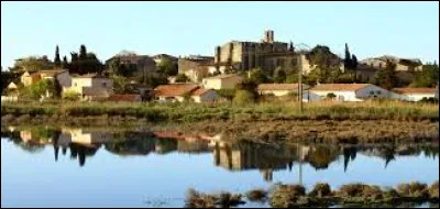 Cette commune du département de l'Hérault, peuplée de 3200 habitants et située au bord d'un étang entre Sète et Montpellier, c'est ...