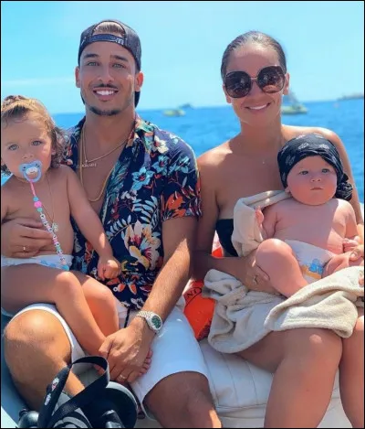 Comment se prénomme le mari de la sur d'Eva ? (l'homme sur la photo)