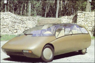 Cette voiture-concept expérimentale a été conçue avec une carrosserie de fourgonnette. Mais d'où sort-elle, avec sa couleur si attrayante ?
