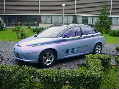 Cette Lada Peter Turbo, dont il n'existe qu'un seul exemplaire, a une particularité peu décelable sur cette image. Laquelle ?