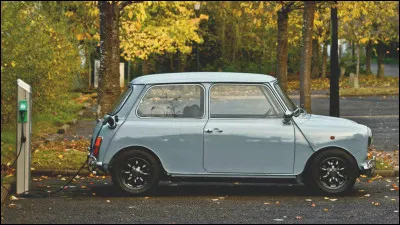 Tu t'ennuies beaucoup sur le chemin des vacances. Que fais-tu ?