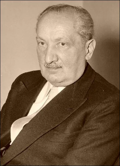 Ce philosophe allemand, auteur de "la Th&eacute;orie psychologiste du jugement", "Qu'est-ce que la m&eacute;taphysique ?", s&eacute;duit par le national-socialisme, c'est ... Heidegger.