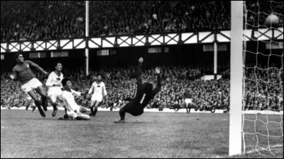Qui est le seul joueur à avoir marqué un triplé en finale de Coupe du monde ?