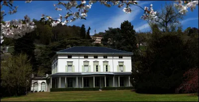 Dans quelle commune de Suisse s'installe Charlie Chaplin et sa femme ?