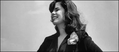 Avec quel écrivain cette célèbre quatrième femme, a-t-elle eu une idylle avant de rencontrer Chaplin ?