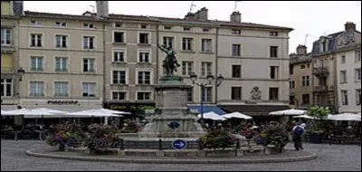 Voilà un gâteau purement nancéen (se méfier des imitations), portant le nom d'une place.