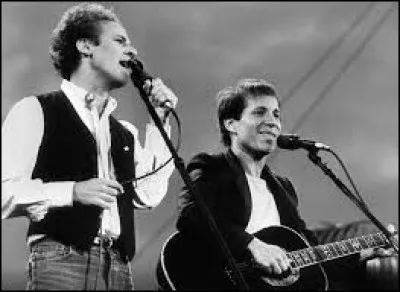 ''Mrs. Robinson'' de Paul Simon et Art Garfunkel fait partie de la bande originale du film ''Le Lauréat''. Qui interprétait le rôle féminin et le jeune homme séduit par cette femme ?