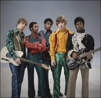 The Equals a sorti ''Baby Come Back''. Mohamed Ali réussit un impressionnant come back après avoir été dépossédé de son titre mondial et de sa licence de boxe. Pour quelle raison a-t-il subi ces sanctions ?