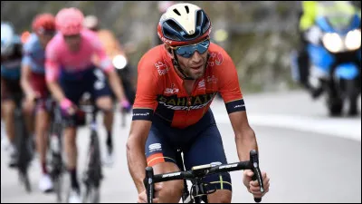 Avec sa victoire dans le Tour de France en 2014, il est devenu le sixième coureur à compter les trois grands tours à son palmarès : c'est ...