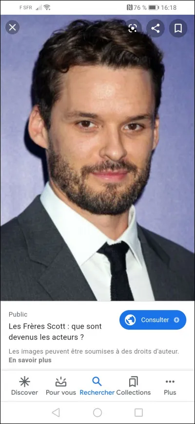 Qui est Julian pour Peyton ?