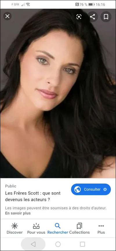 Quel statut a-t-elle quand elle est embauch&eacute;e par Brooke ?