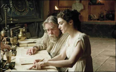 Hypatie d'Alexandrie est la seule femme parmi les philosophes représentés sur une peinture de Raphaël. 
De quelle école s'agit-il ?