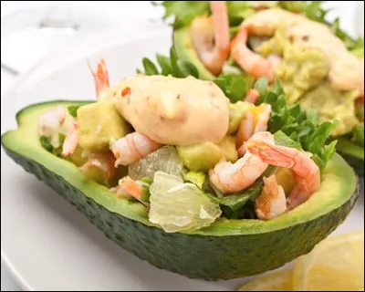 À quel temps, le verbe de cette phrase est-il conjugué : "Je mange un avocat" ?