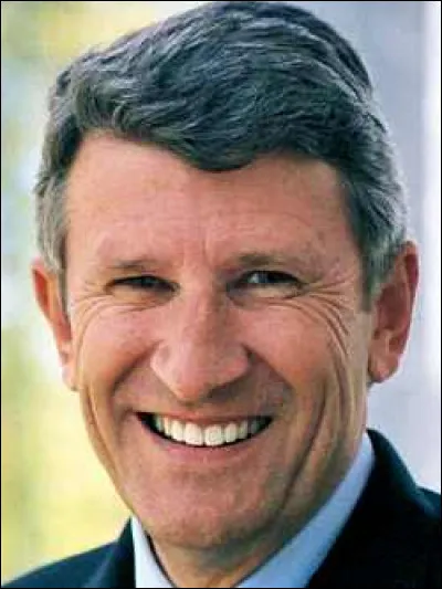 Qui est ce Philippe, haut fonctionnaire, homme politique, essayiste, créateur du parc d'attraction du Puy du Fou ?